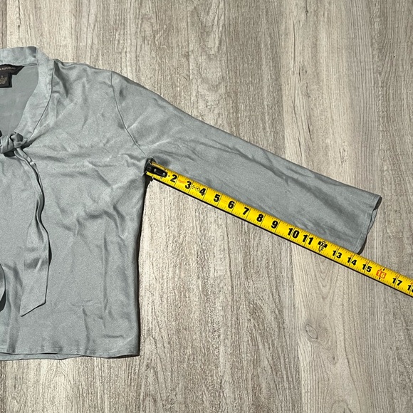 Banana Republic light blue silk blouse - Picture 11 of 17